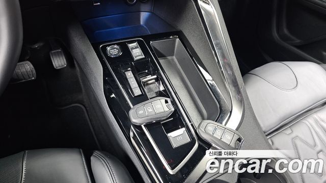 Peugeot 3008 (II) 1.2 Pure Tech Allure 2024 — фото 9