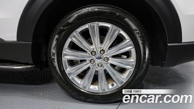 Ford Explorer (VI) 2.3 LimIted 4WD 2021 — фото 5