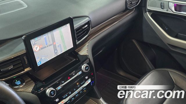 Ford Explorer (VI) 2.3 LimIted 4WD 2021 — фото 16