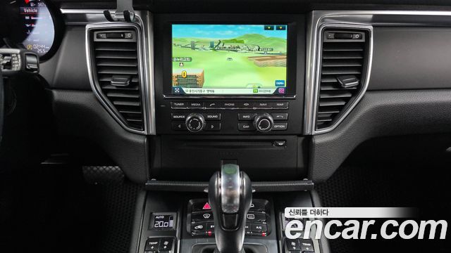 Porsche Macan 2.0 95B 2015 — фото 15