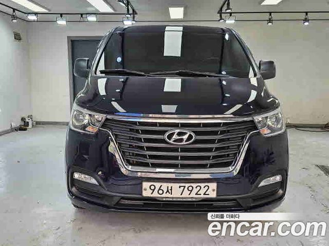 Hyundai Grand Starex Van 5-Seater Modern