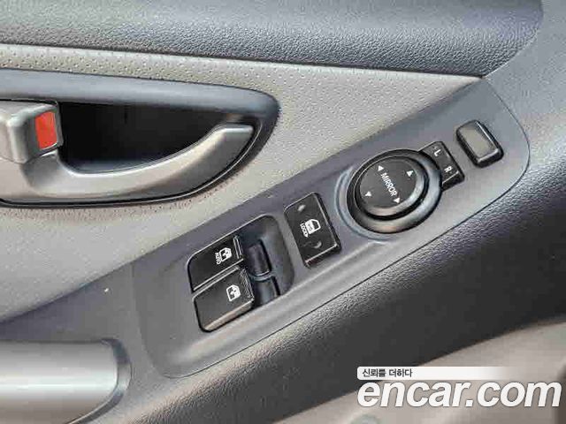 Hyundai Grand Starex Van 5-Seater Modern 2021 — фото 18
