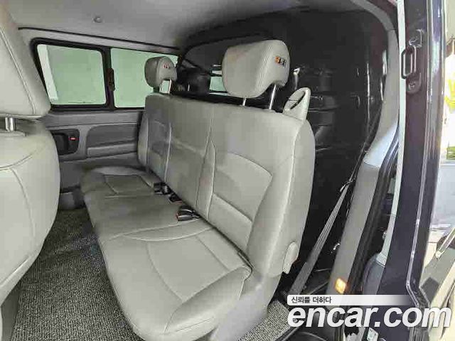 Hyundai Grand Starex Van 5-Seater Modern 2021 — фото 24