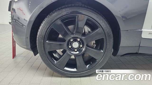 Land Rover Range Rover (IV) 4.4 SDV8 AB LWB DIESEL 2017 — фото 5