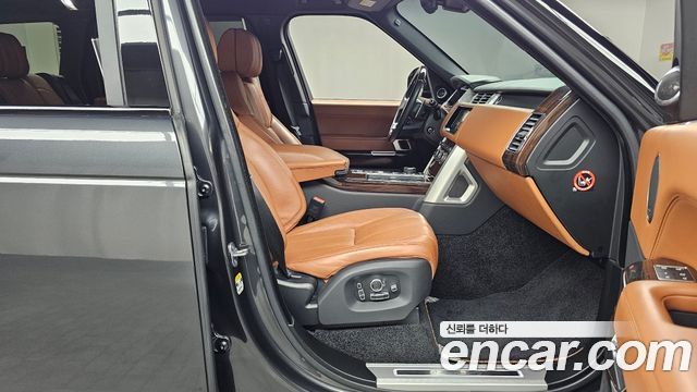 Land Rover Range Rover (IV) 4.4 SDV8 AB LWB DIESEL 2017 — фото 11