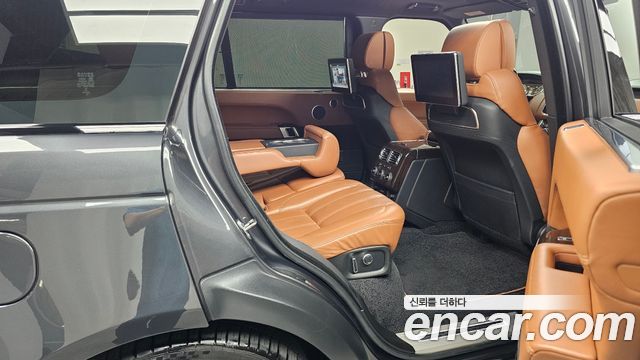 Land Rover Range Rover (IV) 4.4 SDV8 AB LWB DIESEL 2017 — фото 12