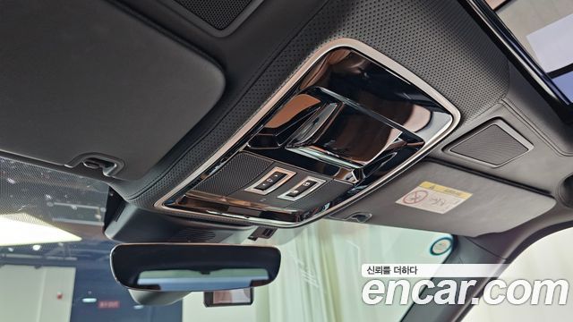 Land Rover Range Rover (IV) 4.4 SDV8 AB LWB DIESEL 2017 — фото 17