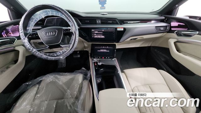 Audi e-tron 55 Quattro 2020 — фото 7