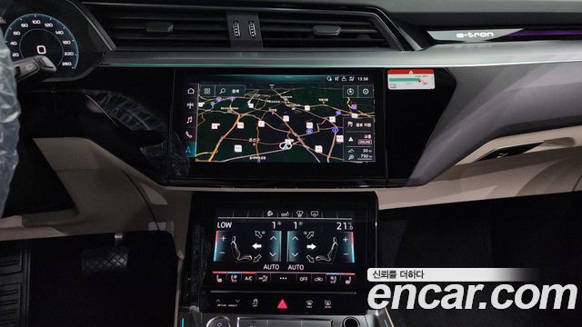 Audi e-tron 55 Quattro 2020 — фото 14
