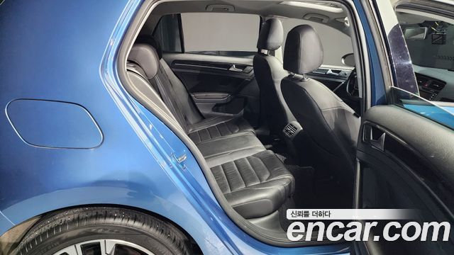Volkswagen Golf (VII) 2.0 TDI Premium 2015 — фото 12