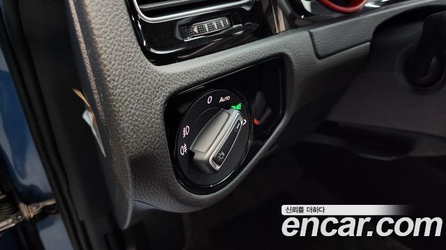 Volkswagen Golf (VII) 2.0 TDI Premium 2015 — фото 16
