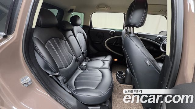 MINI Cooper D Countryman Standard 1st 2015 — фото 19