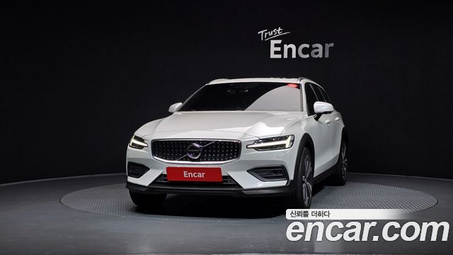 Volvo V60 Cross Country (II) T5 Pro AWD 2020 — фото 3