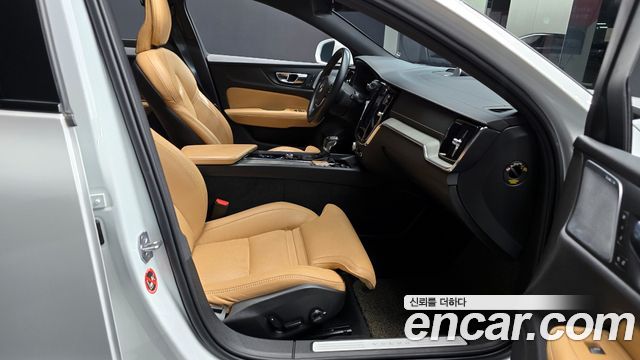 Volvo V60 Cross Country (II) T5 Pro AWD 2020 — фото 10