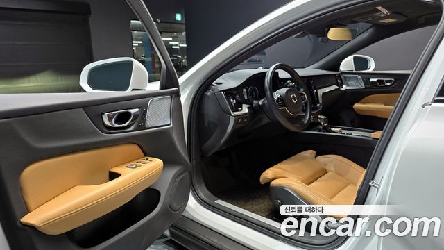 Volvo V60 Cross Country (II) T5 Pro AWD 2020 — фото 11