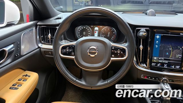 Volvo V60 Cross Country (II) T5 Pro AWD 2020 — фото 13