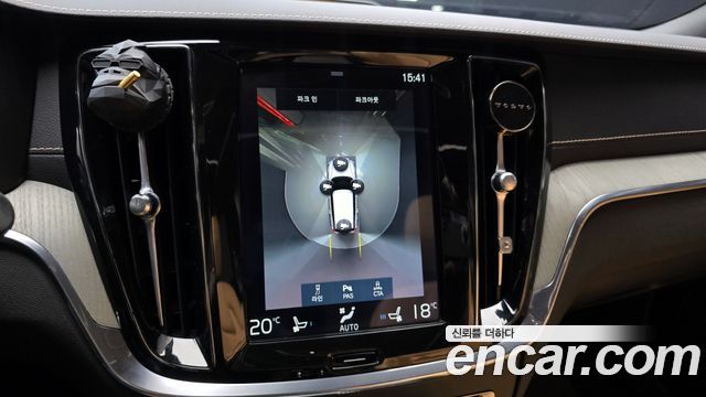 Volvo V60 Cross Country (II) T5 Pro AWD 2020 — фото 15