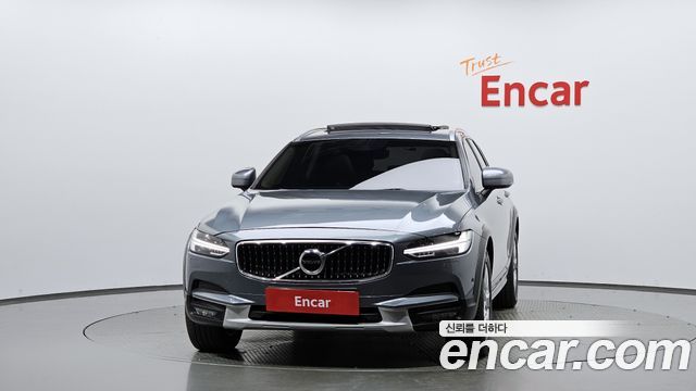 Volvo V90 Cross Country D5 AWD 2018 — фото 3