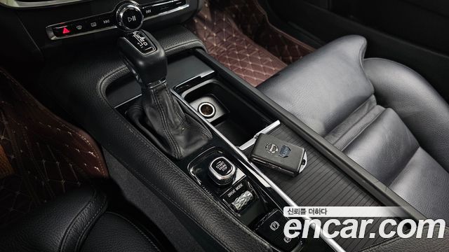Volvo V90 Cross Country D5 AWD 2018 — фото 9