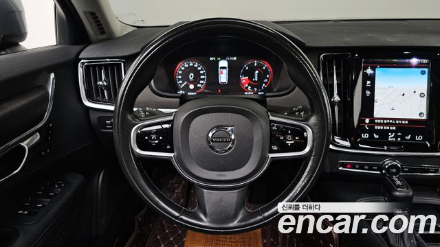 Volvo V90 Cross Country D5 AWD 2018 — фото 13