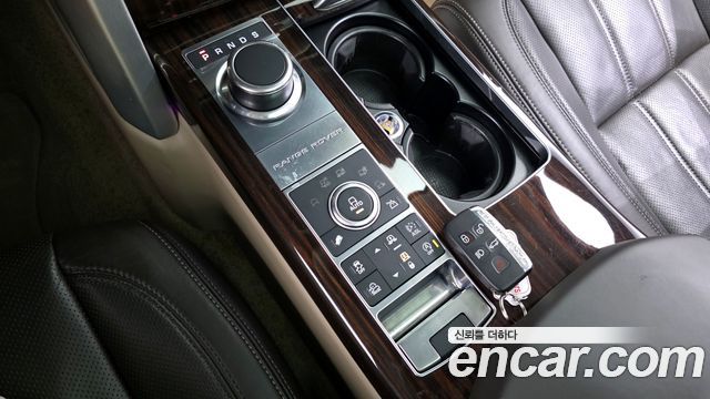 Land Rover Range Rover (IV) 4.4 SDV8 Vogue SE DIESEL 2016 — фото 9