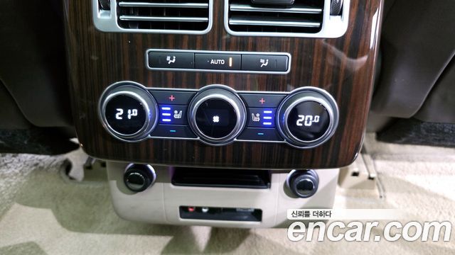 Land Rover Range Rover (IV) 4.4 SDV8 Vogue SE DIESEL 2016 — фото 18