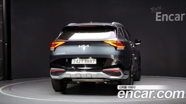 Kia Sportage (V) Gasoline 1.6 Turbo 2WD Nobleless 2023 — фото 4