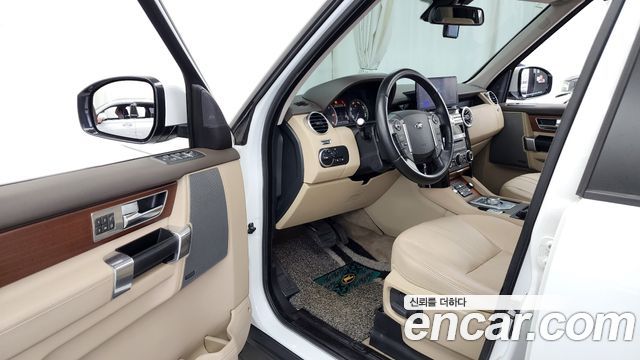 Land Rover Discovery 4 3.0 SDV6 SE 2016 — фото 10