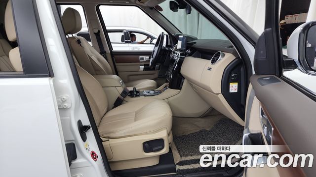 Land Rover Discovery 4 3.0 SDV6 SE 2016 — фото 11