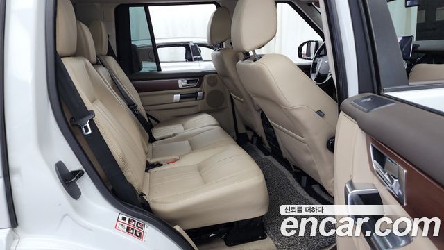 Land Rover Discovery 4 3.0 SDV6 SE 2016 — фото 12