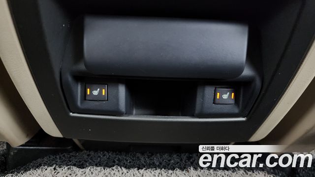 Land Rover Discovery 4 3.0 SDV6 SE 2016 — фото 19