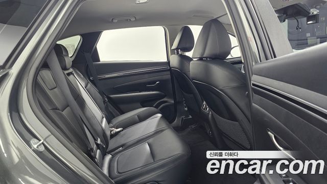 Hyundai Tucson (NX4) Gasoline 1.6 Turbo 4WD Premium 2023 — фото 13