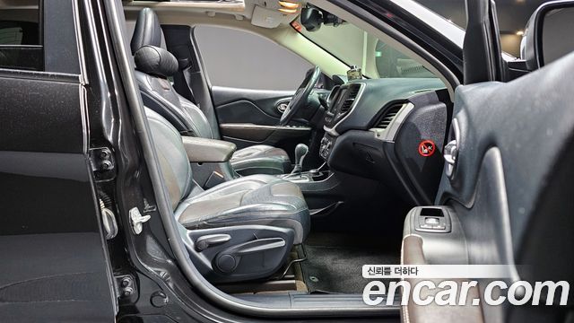 Jeep Cherokee (KL) 2.0 Diesel LIMITED 4WD 2015 — фото 10