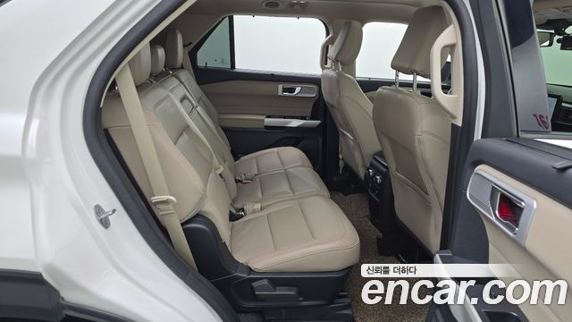 Ford Explorer (VI) 2.3 LimIted 4WD 2021 — фото 12