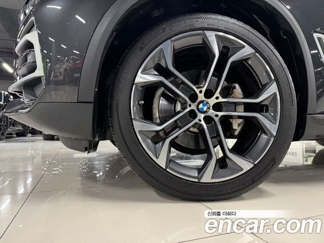 BMW X5 (G05) xDrive 40i xLine 2022 — фото 17