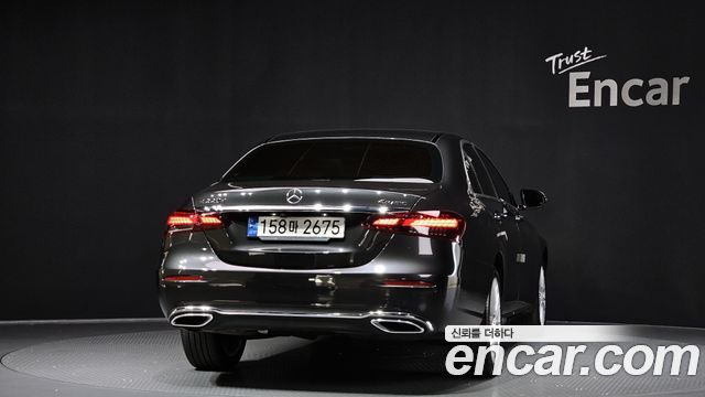Mercedes-Benz E-Class (W213) E220d 4MATIC Exclusive 2021 — фото 4