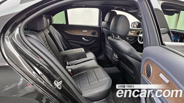 Mercedes-Benz E-Class (W213) E220d 4MATIC Exclusive 2021 — фото 12