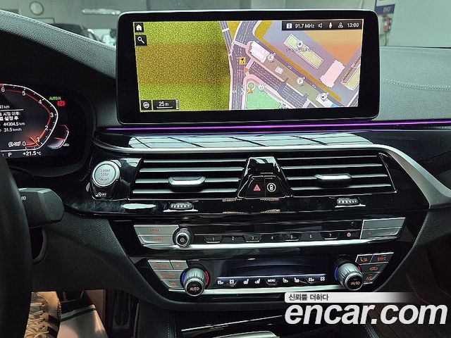 BMW 5 Series (G30) 530i M Sport Package 2021 — фото 16