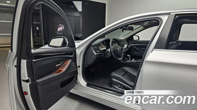 BMW 5 Series (F10) 520d 2011 — фото 11