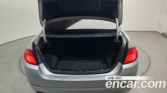 BMW 5 Series (F10) 520d 2011 — фото 20