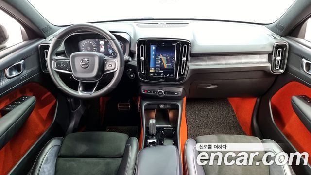 Volvo XC40 B4 R-Design 2021 — фото 7