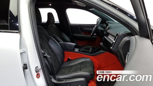 Volvo XC40 B4 R-Design 2021 — фото 11