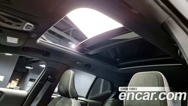 Volvo XC40 B4 R-Design 2021 — фото 17