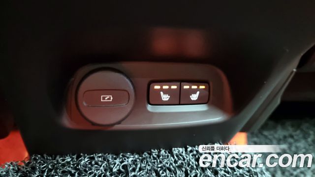 Volvo XC40 B4 R-Design 2021 — фото 18