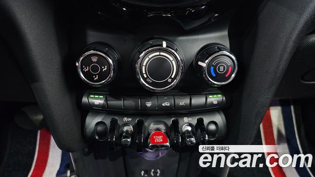 MINI Cooper D Standard 3rd 2015 — фото 17