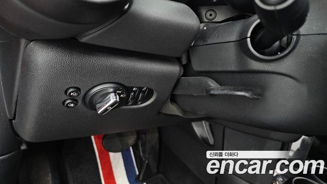 MINI Cooper D Standard 3rd 2015 — фото 19