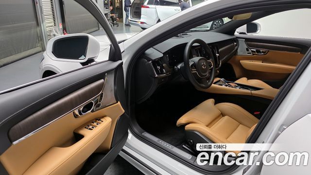 Volvo S90 B6 AWD Ultimate Bright 2024 — фото 10