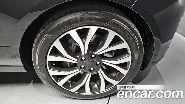 Land Rover Range Rover (IV) 4.4 SDV8 Vogue SE DIESEL 2018 — фото 5