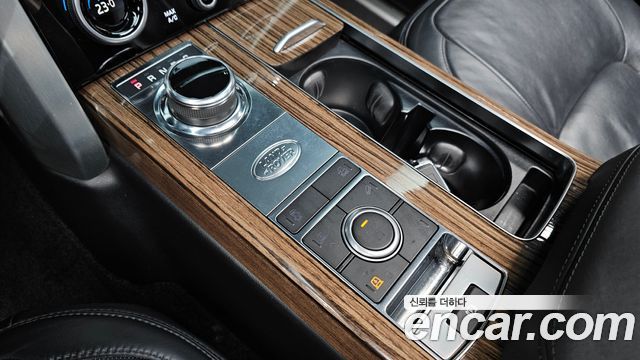 Land Rover Range Rover (IV) 4.4 SDV8 Vogue SE DIESEL 2018 — фото 9