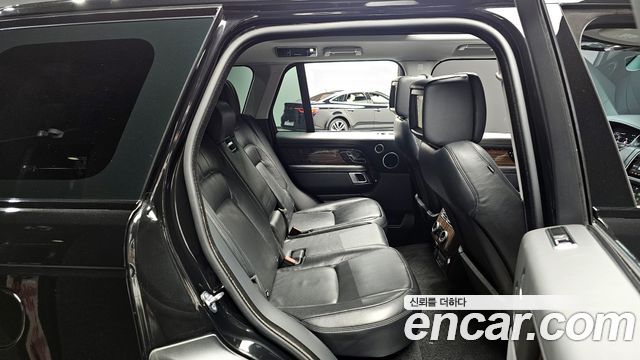 Land Rover Range Rover (IV) 4.4 SDV8 Vogue SE DIESEL 2018 — фото 11